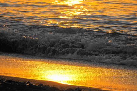 海に写る夕陽