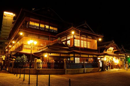 道後温泉本館の夜景