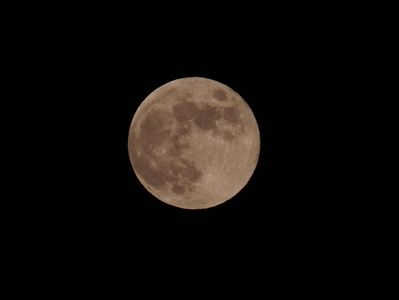 ストロベリームーン