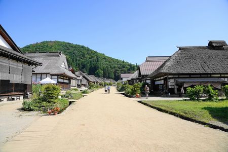 茅葺きの夢、山の記憶