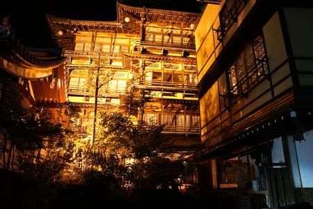 金具屋ライトアップ