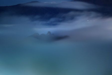 雲海に包まれ行く大野城