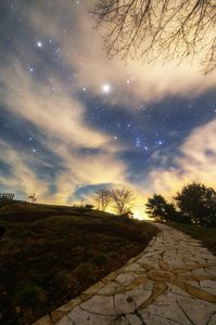 愛妻の丘　雲の合間から