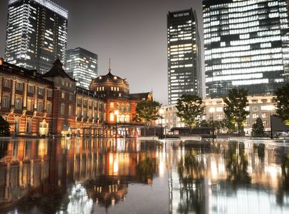 東京駅の雨天