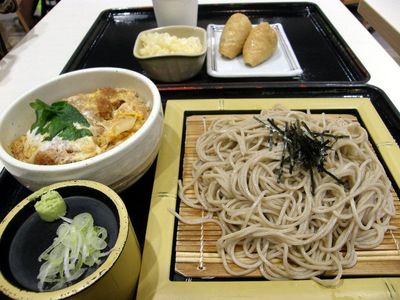 かつ丼定食(ざるそば)+天かす+いなり寿司