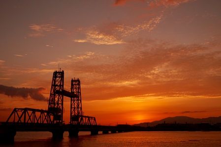 夕陽と昇開橋