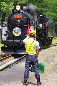 「憧れる 赤い手旗で 汽車停まる」2024/8/18 水上