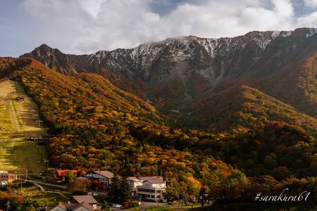 紅葉と初冠雪。