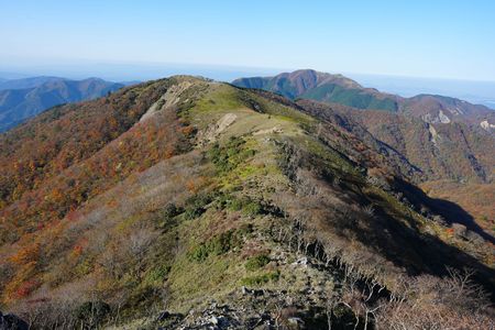 「錦秋の鈴鹿をゆく」