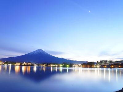 河口湖畔からの富士