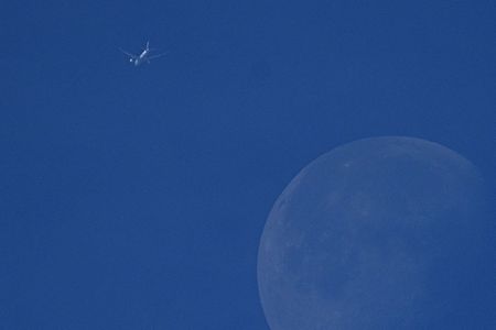 大空を飛ぶ