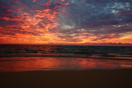 南の島の朝焼け２：石垣島世果報浜（ゆがくはま）