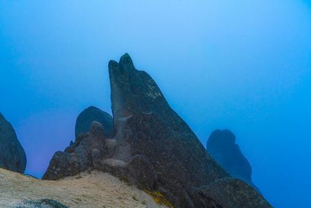 雨の中の燕岳登山