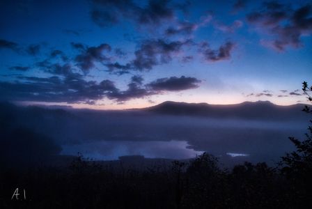 八島の朝靄