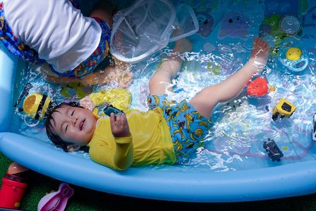 6月 30℃のベランダでミニプール