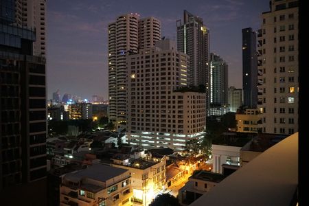 タイの夜明け前の景色