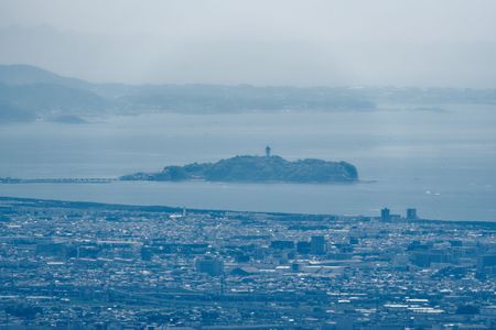 山から望む 江ノ島