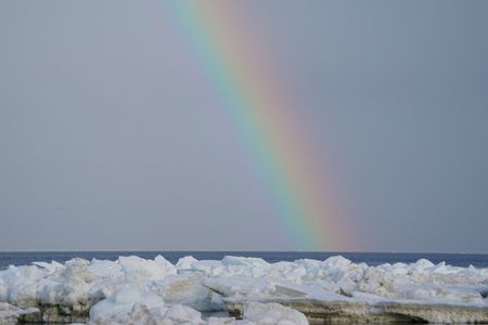 虹と流氷