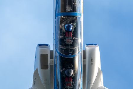 逆さ５番ヘルメットさん