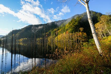 美しくも不思議な風景の湖　〜木曽・王滝村