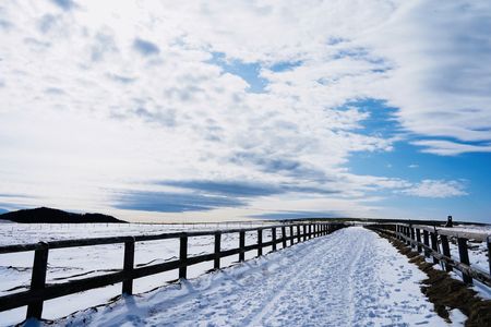 雪と雲と青