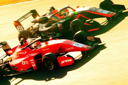 ヘアピンの攻防