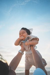 初めての海に大興奮