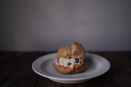 Rum raisins　scone sand