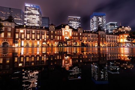 雨上がりの東京駅