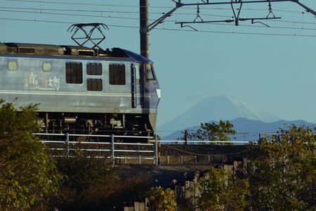 富士山と貨物列車　　（2078レ　5085レ）