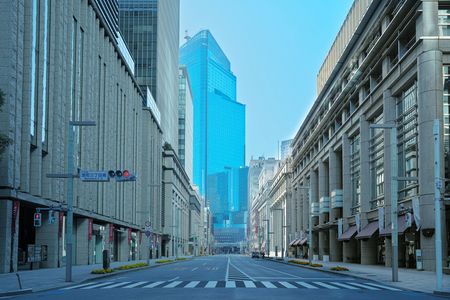 早朝の国道17号