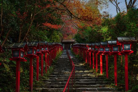 紅葉彩る貴船神社