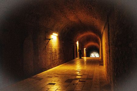 無人島のトンネル