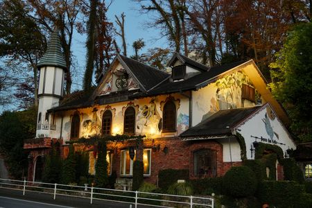 ポプラの城の日は暮れて