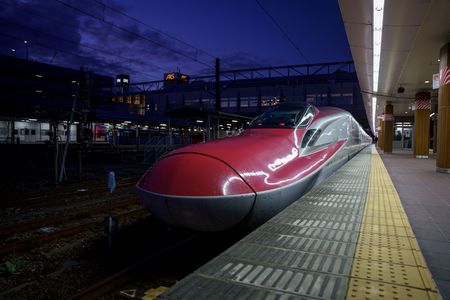 夕暮れ時のこまち号