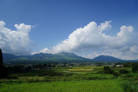 阿蘇カルデラの夏