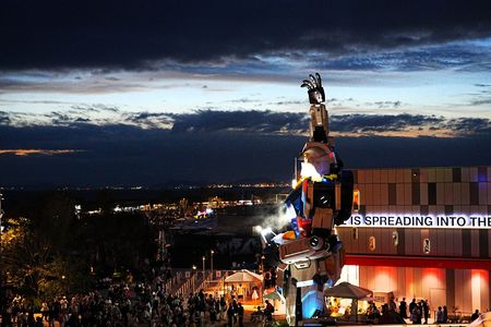 大阪・関西万博　ガンダムからの声援