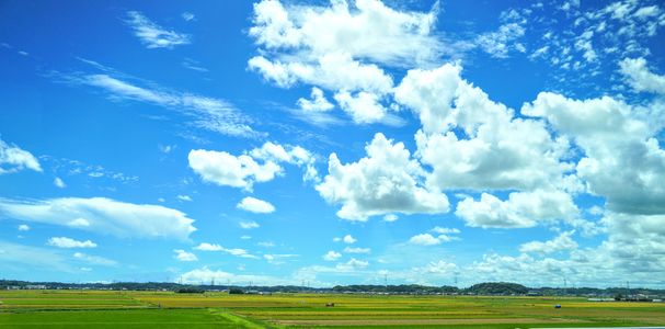 走っている車の助手席から ８月２６日 夏空と田舎の風景🏞️