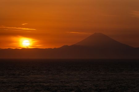 洲崎灯台から望む富士山