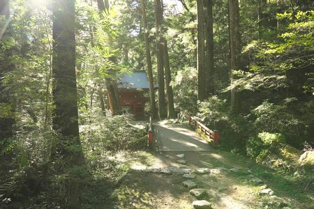 仁王門へと続く橋