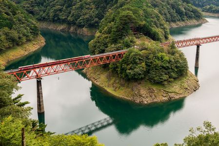湖上駅から列車へ乗る。