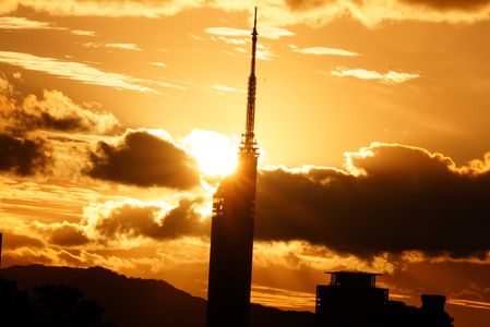 福岡タワーに沈む夕日