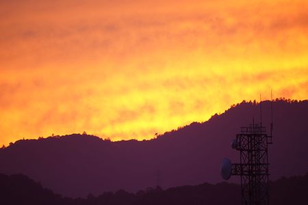 ミラーレンズが映し出す夕焼け