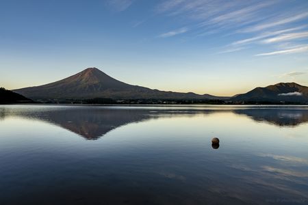 初秋の朝　河口湖にて