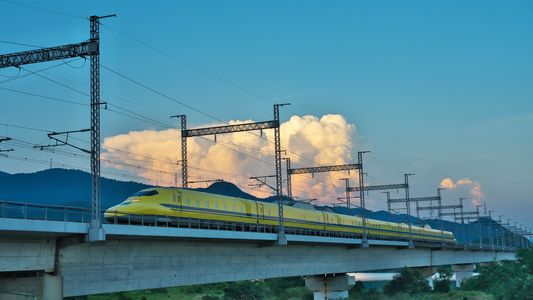 夕暮れ時　吉井川橋梁で