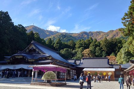 弥彦の旅にて秋満喫