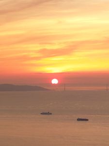 明石海峡大橋に沈む夕陽