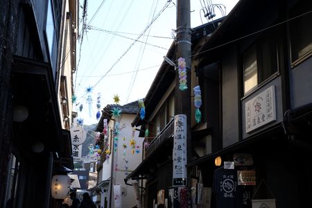 飾り鮮やかな街並み