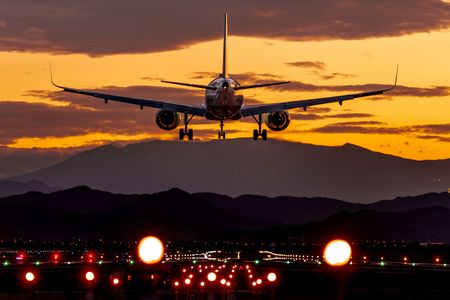 仙台空港の夕景飛行
