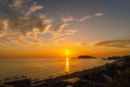 夕焼けも似合う江の島